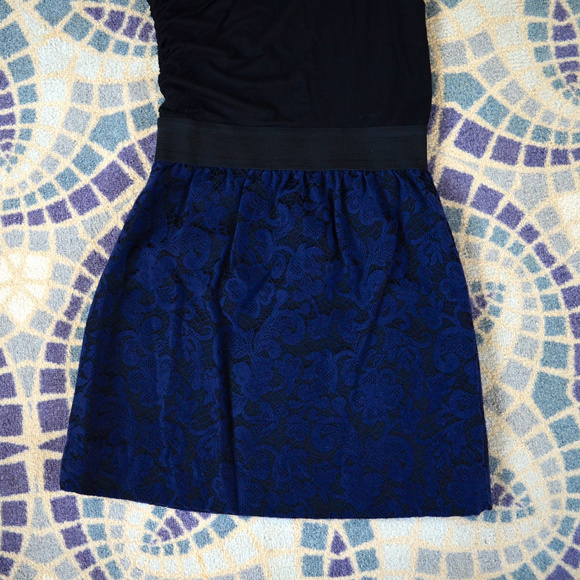 Black and Blue One Shoulder Dress - Picture 2 of 7